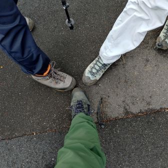 北谷登山口からスターティン
長靴仙人様に会いました
スズゴヤの滝は凍結まだだそうです