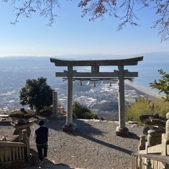 稲積山山頂。高屋神社の天空の鳥居です！