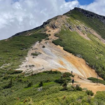 そして横岳の左手には硫黄岳が！
その堂々とした山容が想像以上で感激⛰️