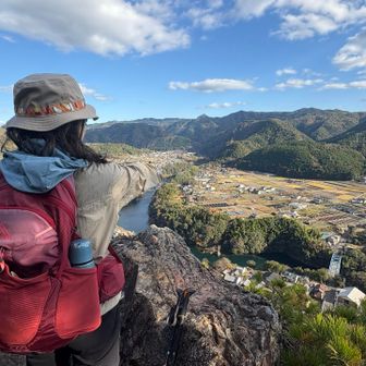 今度は権現山へ、行ってみたいな〜
岐阜の熊野古道なのだそう