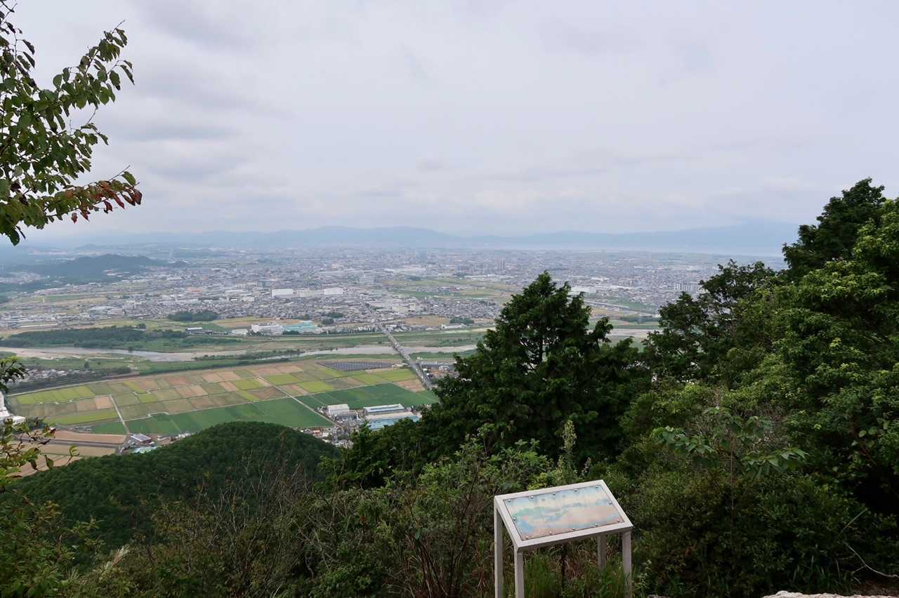 三上山登山道入口-三上山 周回コースの写真
