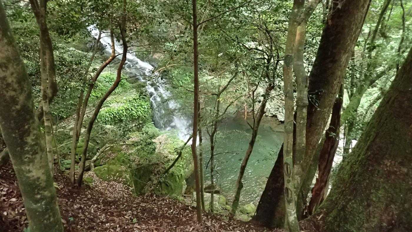 御社の滝。