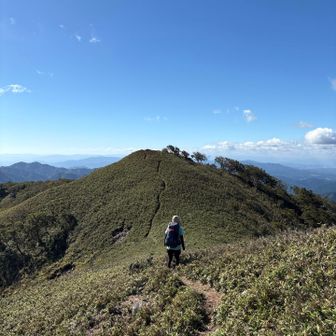 南雨乞岳に向かいます。