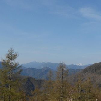 笊が岳、聖岳が見える。
笊が岳にもう一度行くことがあるのかを考える。