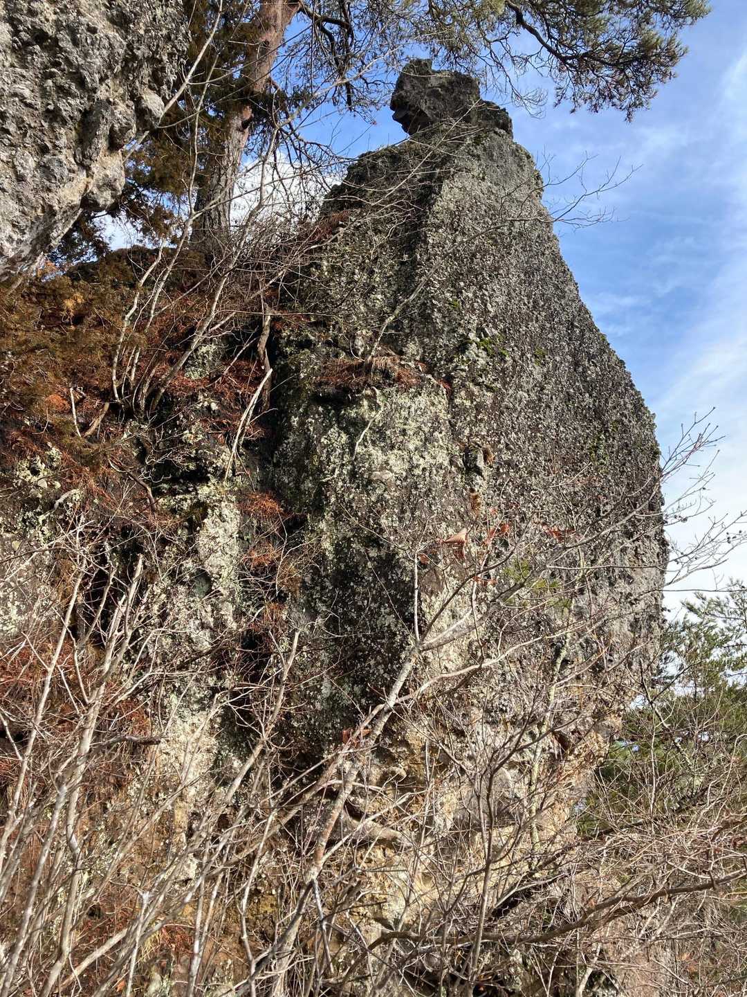 首岩