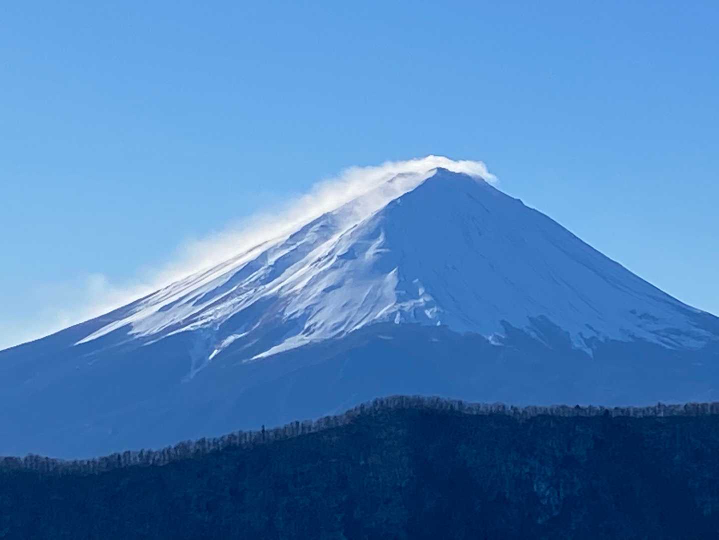 富士山の頂上の暴風🌀が想像できます😱