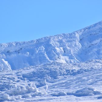 鳥海山・七高山・笙ヶ岳 康新道の壁面