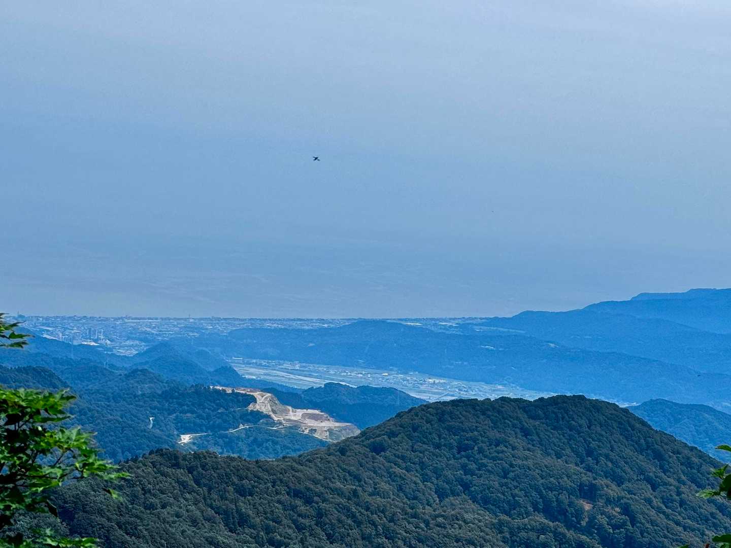 糸魚川の町の奥は日本海
そのずっと先は能登半島のはず