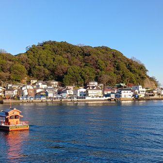明神山⛰️・東叶神社⛩️
ちょうど船渡しが絵になる✨
西日が当たり綺麗💯