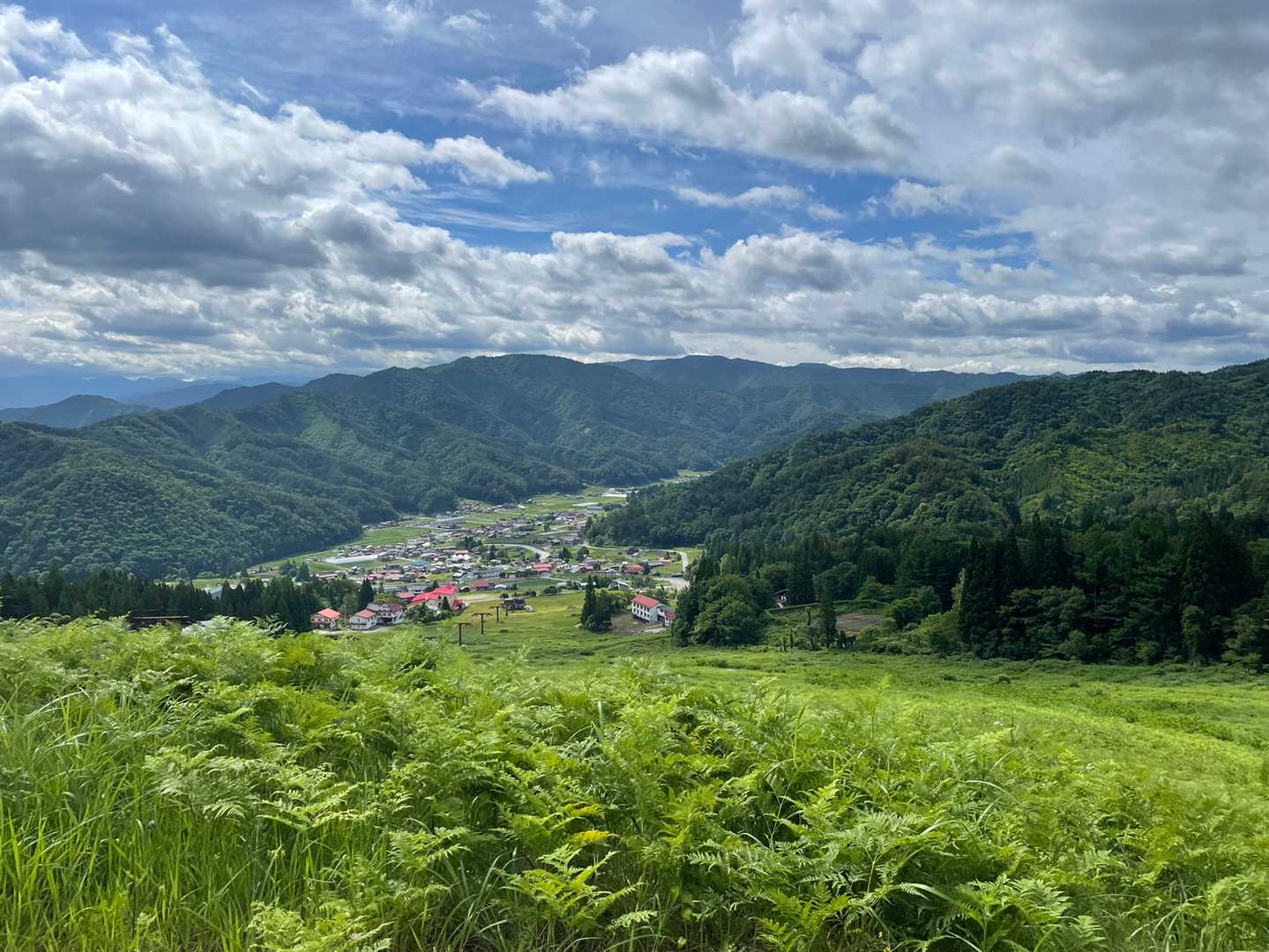 林道を抜けると眺望が広がる
ガチの人たちは見向きもしない
自分は写真撮りまくる🤣