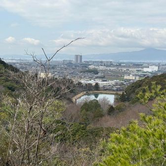 中央にこれから向かう御池が見えています