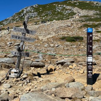 木曽駒ヶ岳の頂上目指します