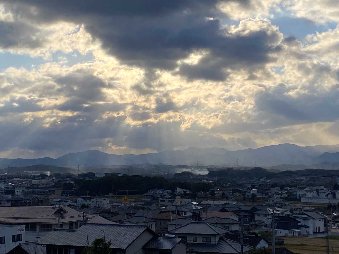振り返ると、光がさらに広がって✨