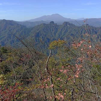 山頂から　写真撮って退散
