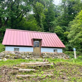 愛媛大学　竜が神避難小屋