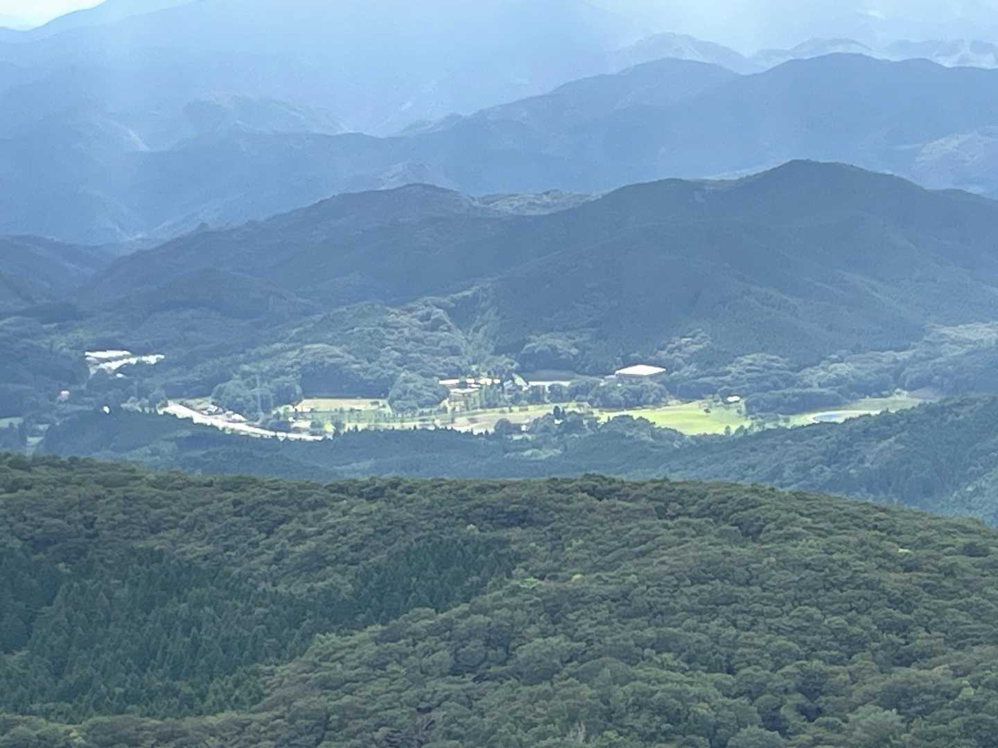 クロカンのとこだけ陽が当たってる