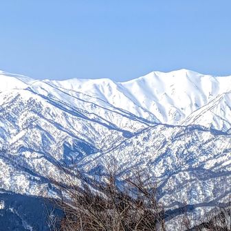 🔍×2　
左から🏔️竜門山、🏔️寒江山、🏔️北寒江山✨️　