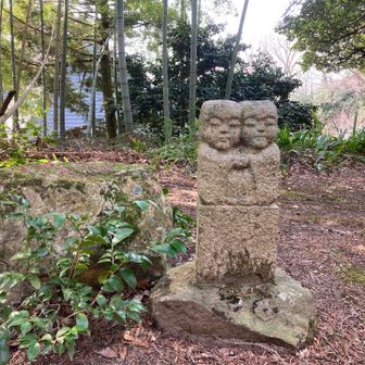 双子みたいな道祖神