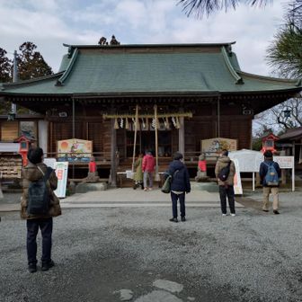 本殿到着です。皆様順番待って参拝します。