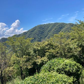 筆影山から見た竜王山。
