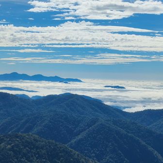 雲海に浮かぶ赤城山✨
