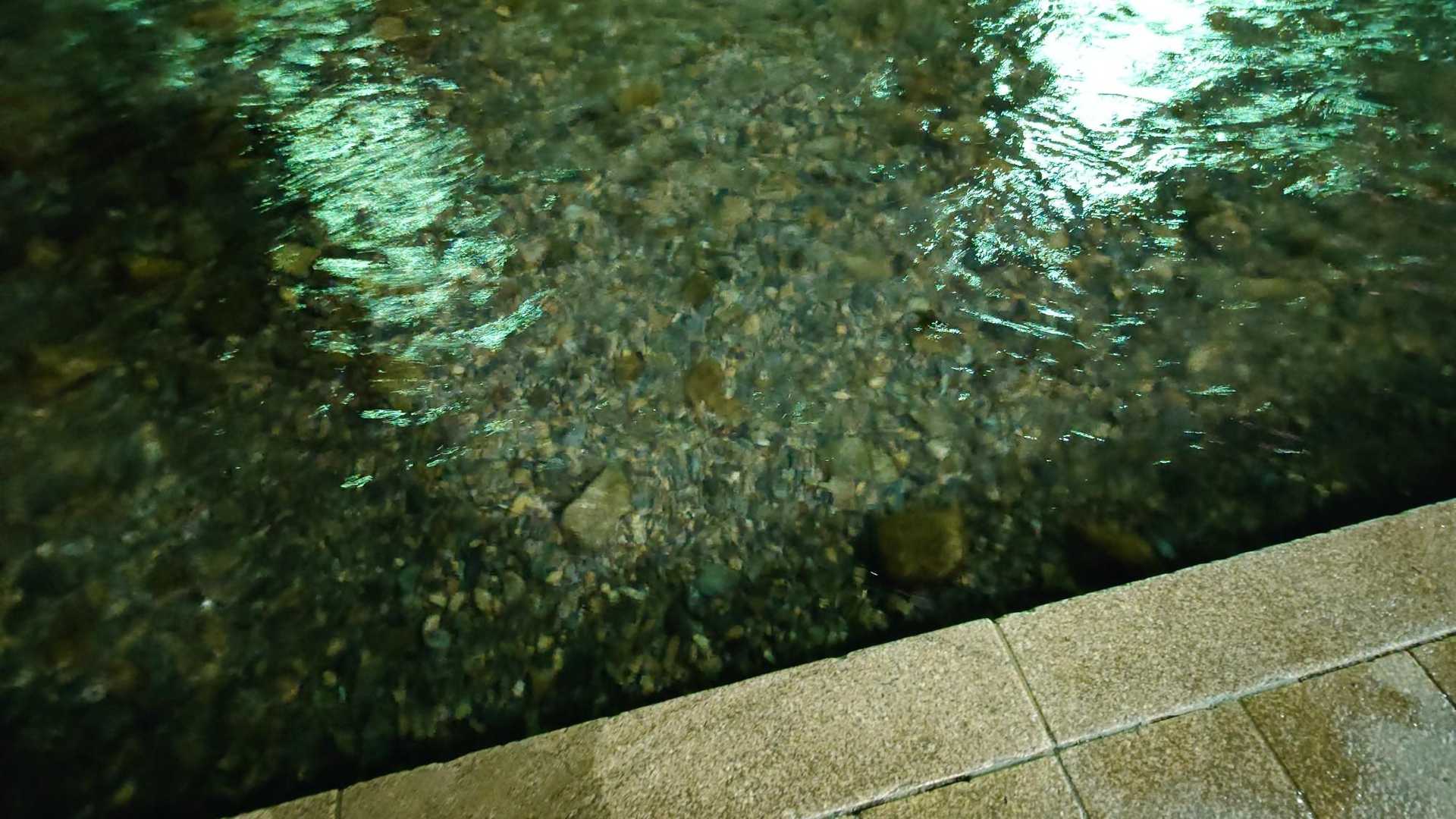 川の水も澄んでます…
明日もまた、たくさんの子どもたちが
ここで遊ぶんだろうなぁ……

……夏休みももうじき終わり……🌻