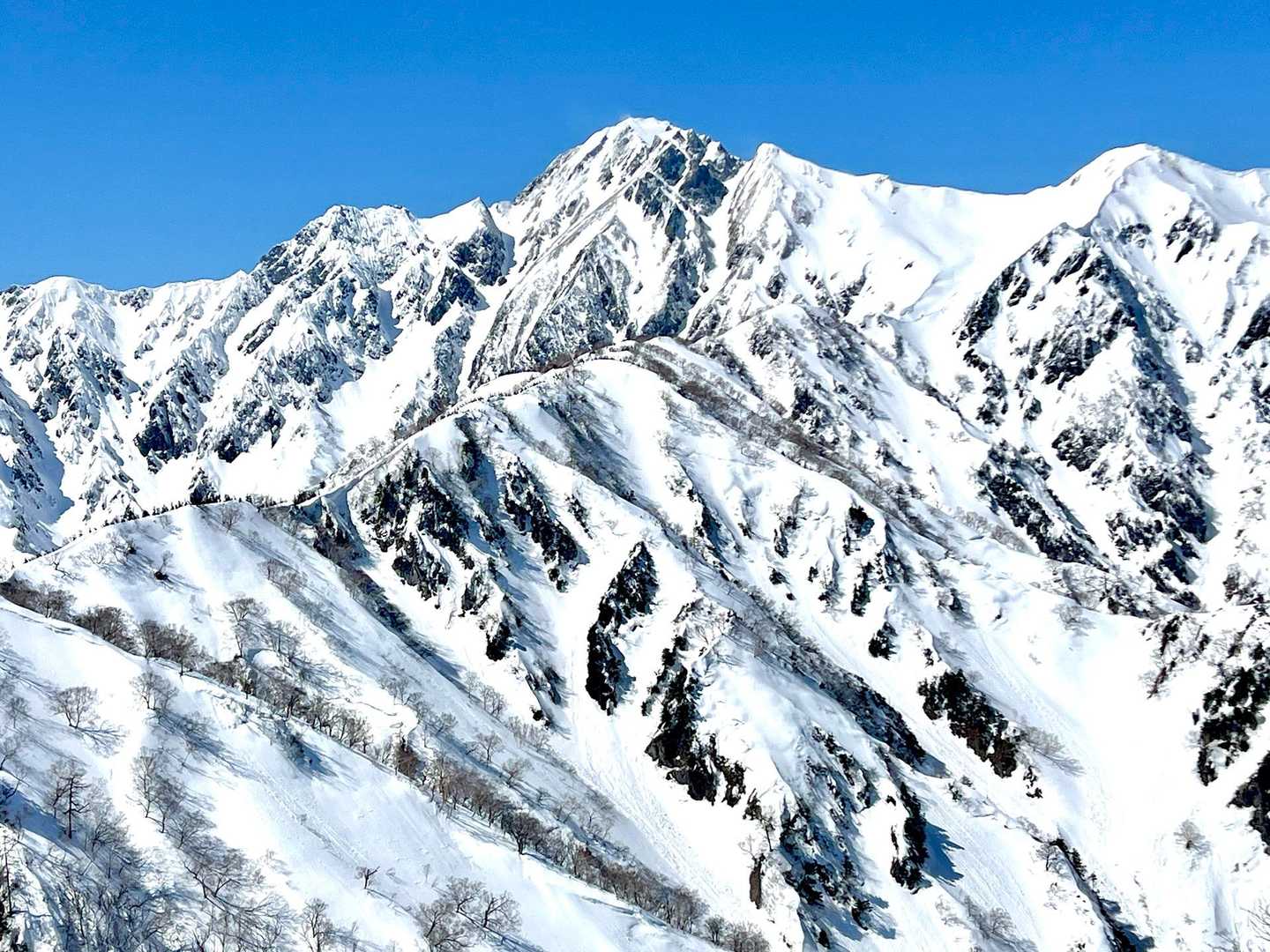 五竜岳への遠見尾根　
いつ見ても最高の眺め‼️