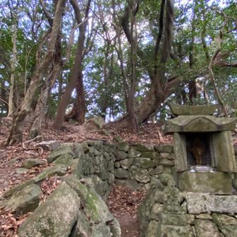 愛嶽山

そして行者道を通り、宝満山へ向かいます
時折、小雨あり☂️
