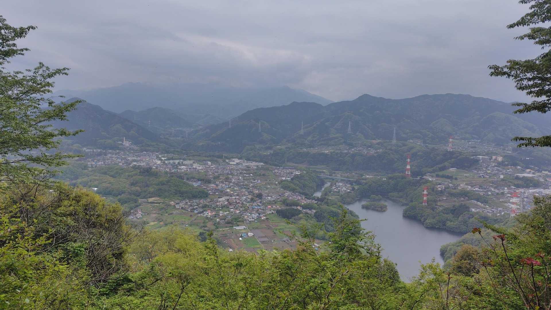 も少し歩いて、途中の景色良い所で