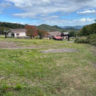 下りはリフトでなく歩いて下山。今から急いでバーガーと温泉です。お疲れ山でした！