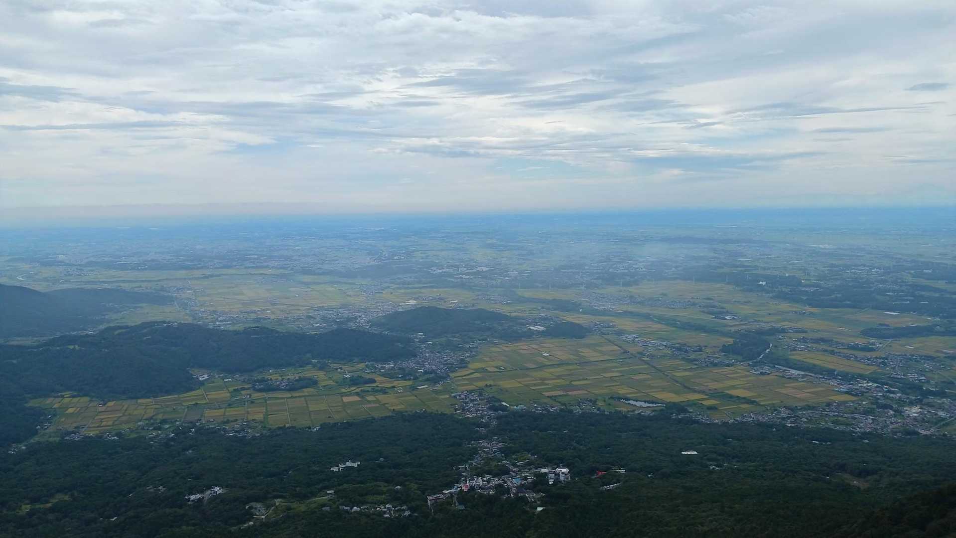 筑波山の最高地点、女体山山頂です。
男体山より開けていて眺望が素晴らしい！✨💕
やっと山らしい景色に出会えた。