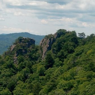 月山から、男体山と女体山