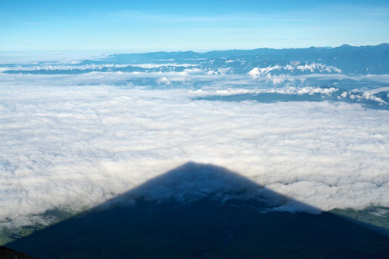 影富士🗻
想像以上にくっきり鮮明で感動!
微かにブロッケン現象できるかな？