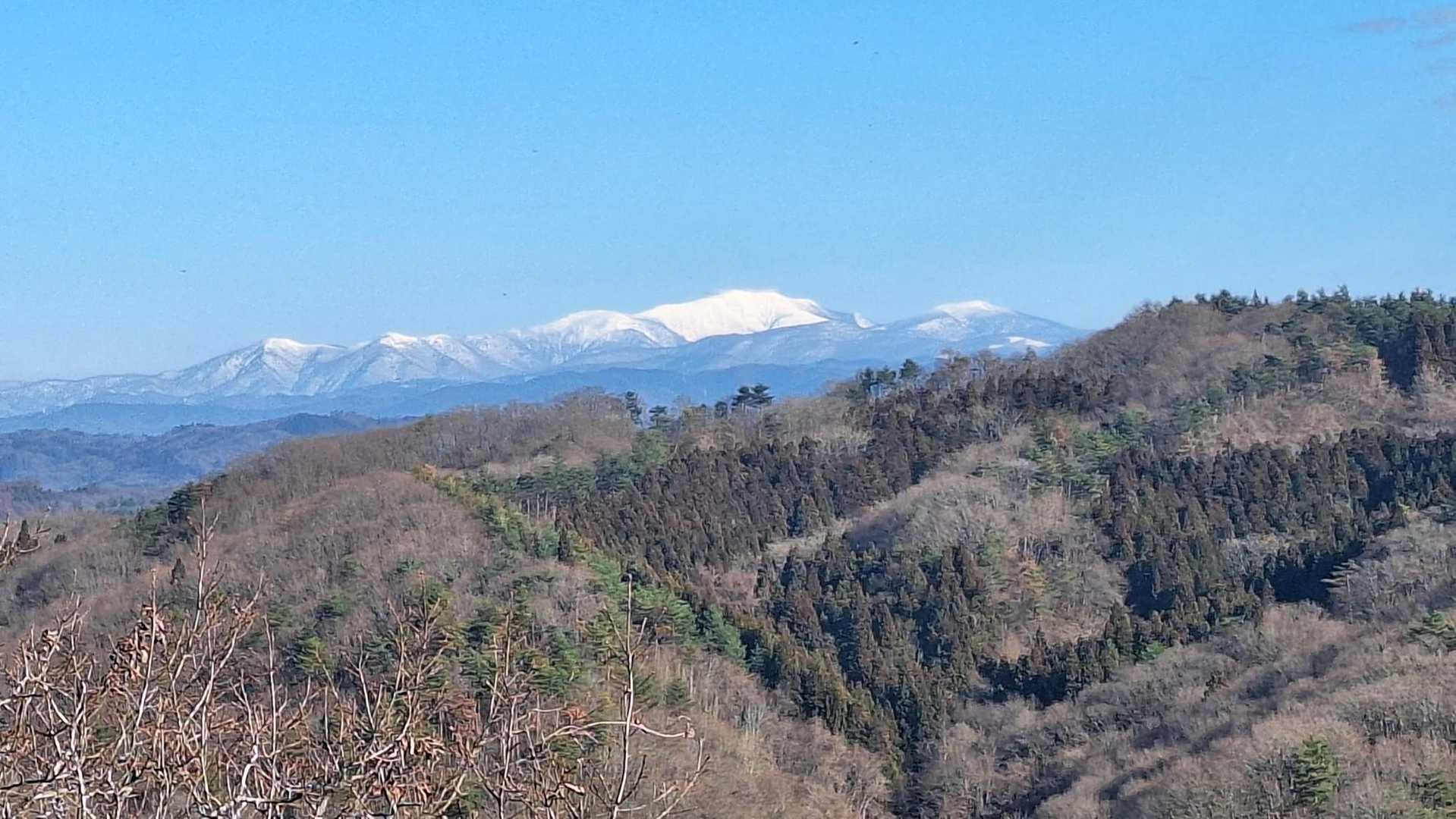 真ん中に早池峰山🗻