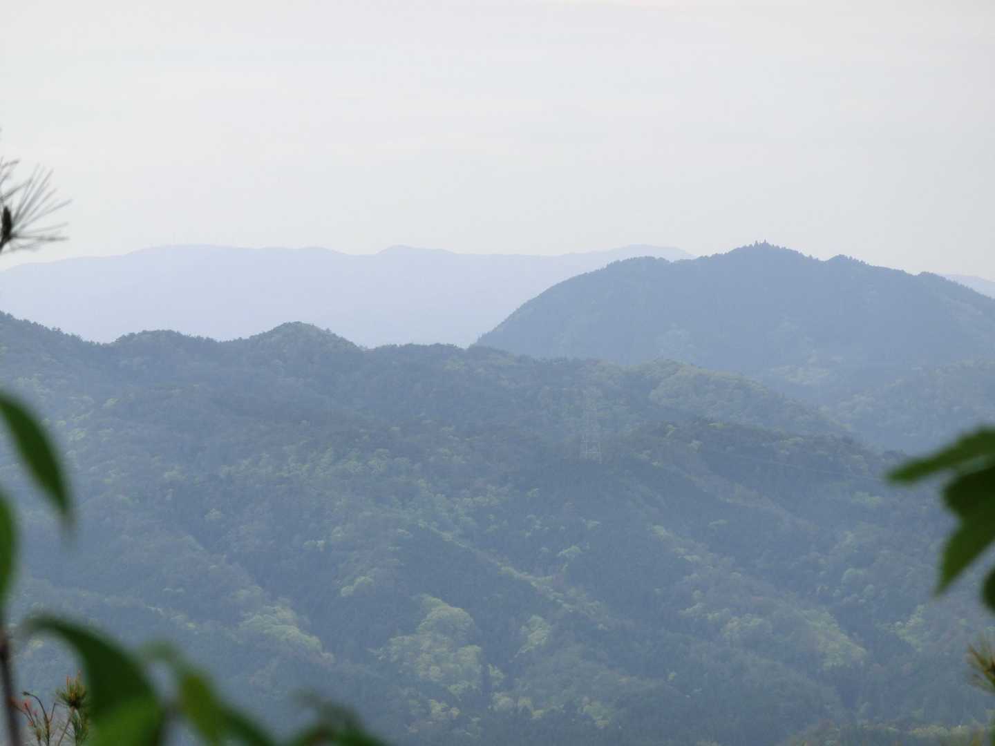 南西方面に千石岳、大平山といった山々を一望することができる 👀
