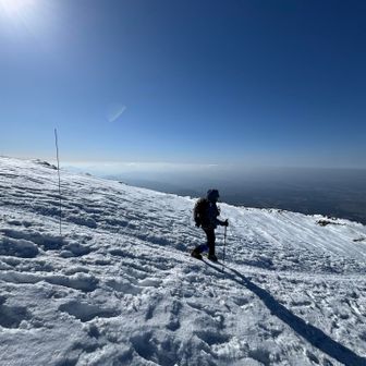 寒いので早々に下山