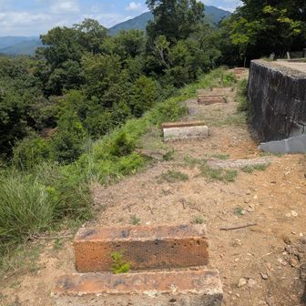 大文字の「大」の右肩の火床