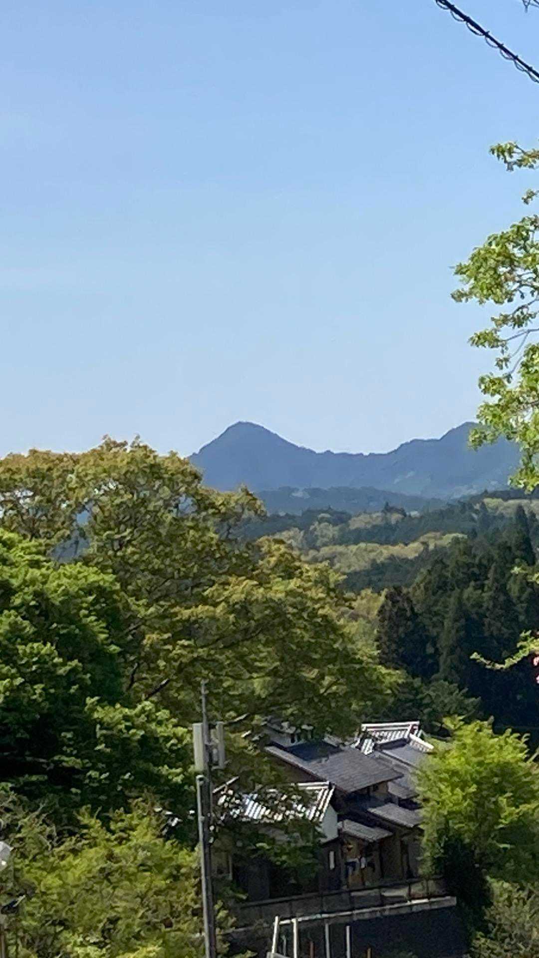 なんて山やろ？この辺これからいっぱい登るかな？