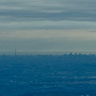 スカイツリーがみえます。
あ、反対側では日光白根や男体山も見えました。