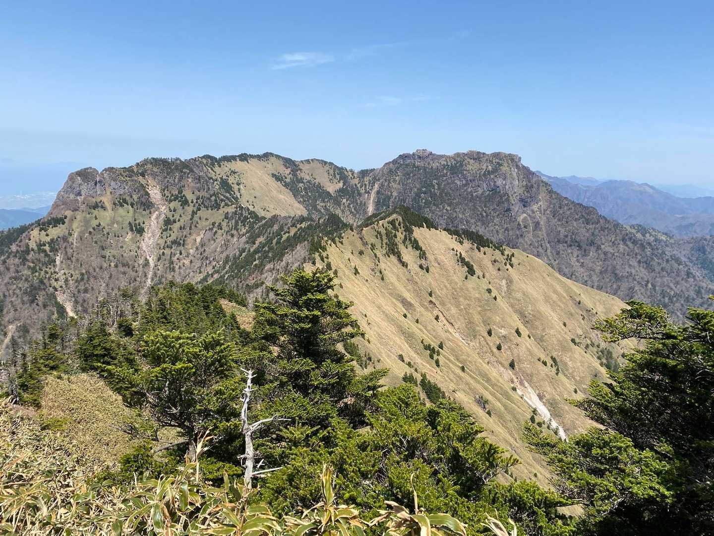 石鎚山何度も見て、惜しみながら下山しました⛰️