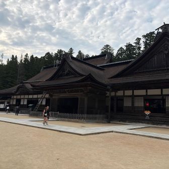 金剛峯寺の主殿や書院を飾る障壁画も素晴らしかった（撮影禁止🈲）。