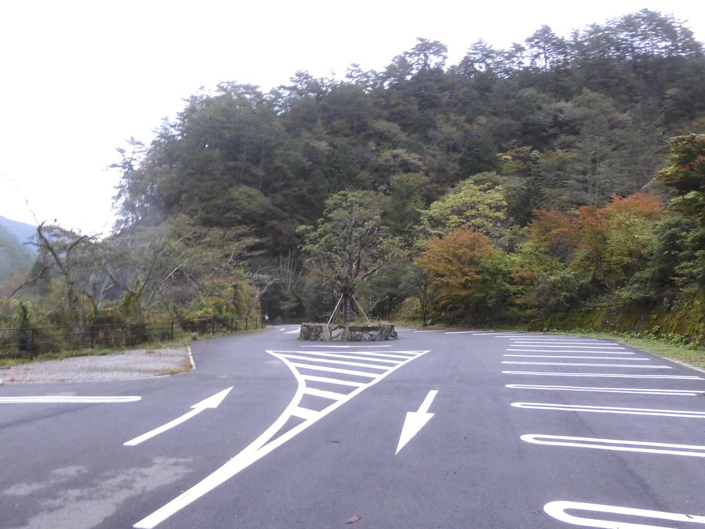 筏津坑（いかだつこう）駐車場出発
