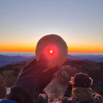 ベーグルの中の日の出