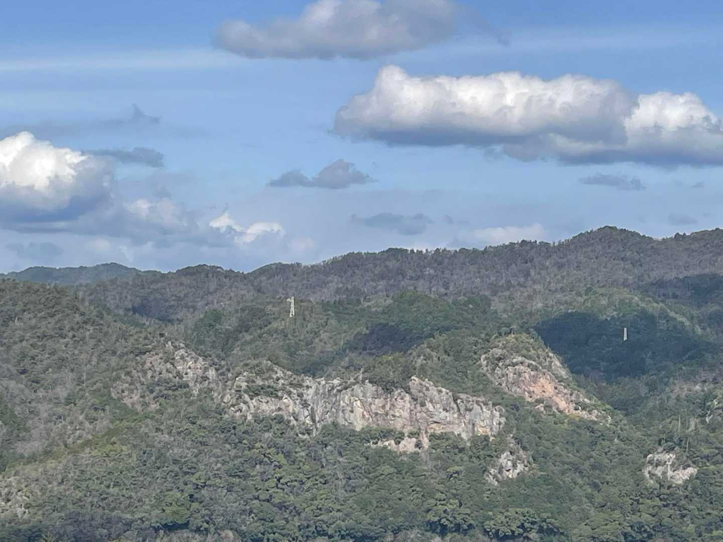 あの岩肌見える山は…遠見山
人が見えたよ