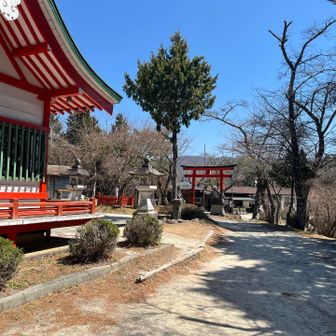 ロープウェイ駅終点には神社がありました。