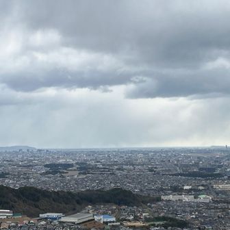 福岡市街の上にも雪雲