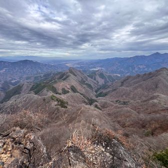 低山の尾根もなかなか美しかです
