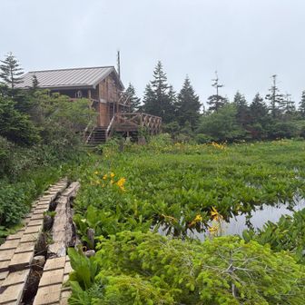 三ツ石山荘