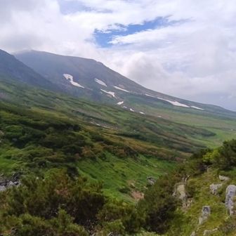 旭岳方向にも青空