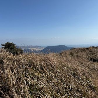 山頂から香春岳方面